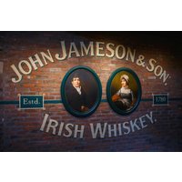 Papermoon Fototapete »ZIEGEL-WAND-JAMESON IRISH WHISKEY DUBLIN MUSEUM IRLAND«